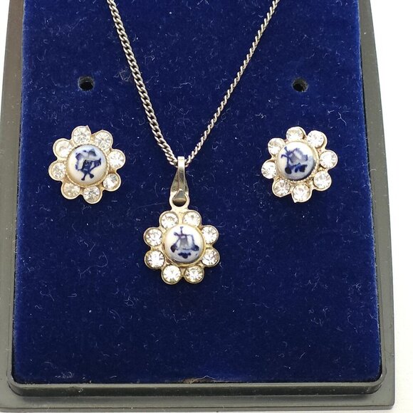 DAINTY BLUE DELFT Holland Porcelain Earrings and Necklace Set BNIP - Picture 3 of 5